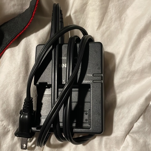 Canon EOS Rebel T3i - Picture 5 of 6